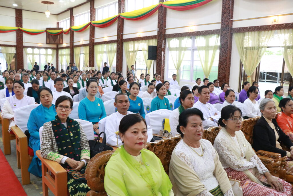 ရှမ်းပြည်နယ် ၂၀၂၅-၂၀၂၆ ပညာသင်နှစ် လူရည်ချွန်မောင်မယ်များသည် ပြည်နယ်ဝန်ကြီးချုပ် ဦးစိုင်းထိန်စိုး ထံမှ သြဝါဒခံယူပွဲ ကျင်းပပြု