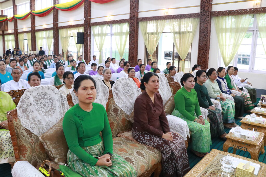 ရှမ်းပြည်နယ် ၂၀၂၅-၂၀၂၆ ပညာသင်နှစ် လူရည်ချွန်မောင်မယ်များသည် ပြည်နယ်ဝန်ကြီးချုပ် ဦးစိုင်းထိန်စိုး ထံမှ သြဝါဒခံယူပွဲ ကျင်းပပြု