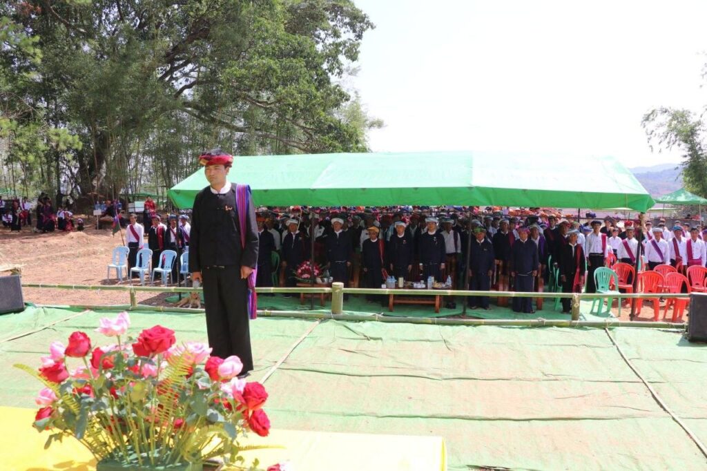 ကလောမြို့နယ် ပေါကဲကျေးရွာ၌ပအိုဝ်းစာပေသင်တန်းဆင်းပွဲ အခမ်းအနားကျင်းပ
