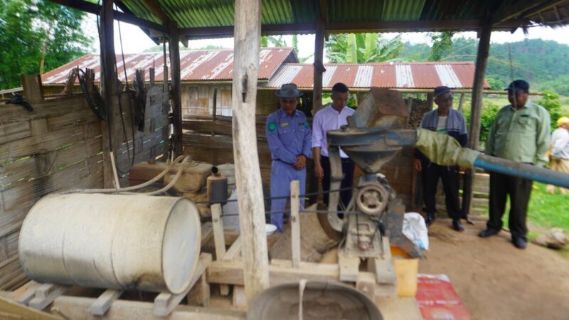 ဦးခွန်သက်နိုင်နှင့် တာဝန်ရှိသူများ ဆနင်းကျေးရွာအုပ်စု စိုက်ပျိုးရေးဖွံ့ဖြိုးတိုးတက်မှုအတွက် ကွင်းဆင်းလေ့လာ