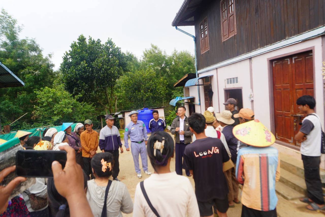 ဦးခွန်သက်နိုင်နှင့် သက်ဆိုင်ရာဌာနများ ပူးပေါင်း၍ ဆနင်းကျေးရွာတွင် ဆိုလာစနစ်များ ဖြန့်ဝေပေး