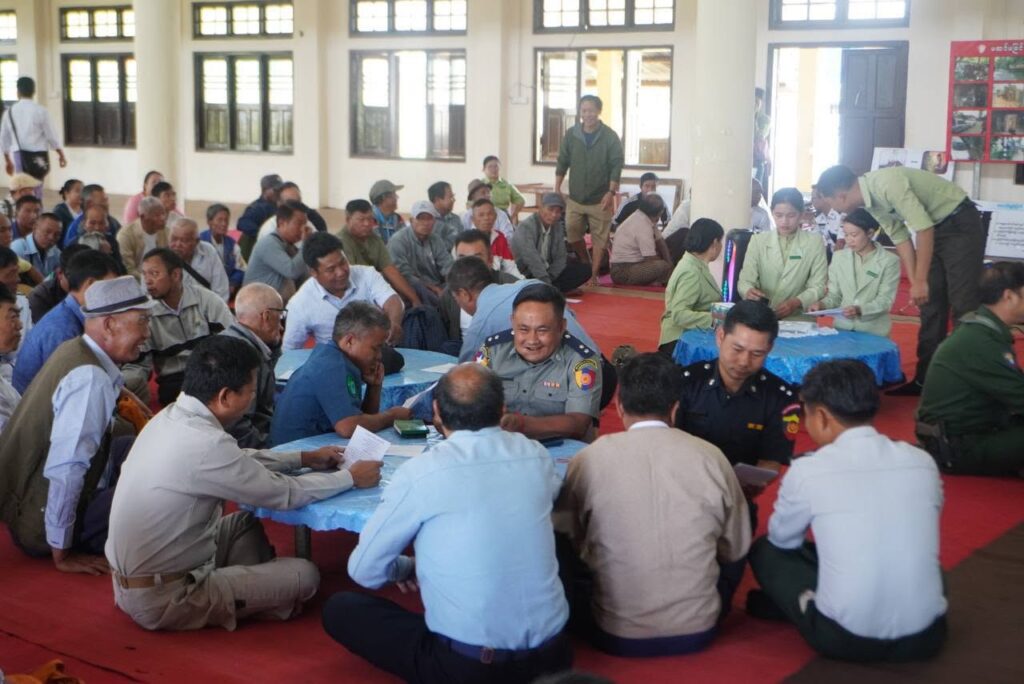 ပင်လုံမြို့၌ ပြည်နယ်လွှတ်တော်ကိုယ်စားလှယ်နှင့် ဌာနဆိုင်ရာများမှ ရပ်ကွက်အုပ်ချုပ်ရေးမှူးများ၊ ရာအိမ်မှူးများ၊ ဆယ်အိမ်မှူးများ၊