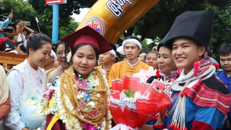 သုတစုံလင် ဗုဒ္ဓဝင်ဖြေဆိုပူဇော်ပွဲ အလယ်တန်းအဆင့် ပထမဆုရှင် မအိမ့်ချစ်သူနှင့် ဆုရရှိသူများအား ဂုဏ်ပြုချီးမြှင့်