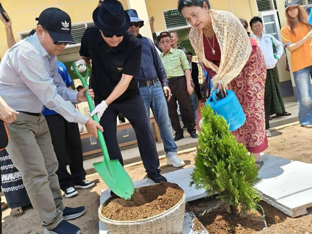 ဘုန်းတော်ကြီးပညာသင်ကျောင်းများအတွက် KBZ Foundation နှင့် Rotary Club မှ ထောက်ပံ့လှူဒါန်း