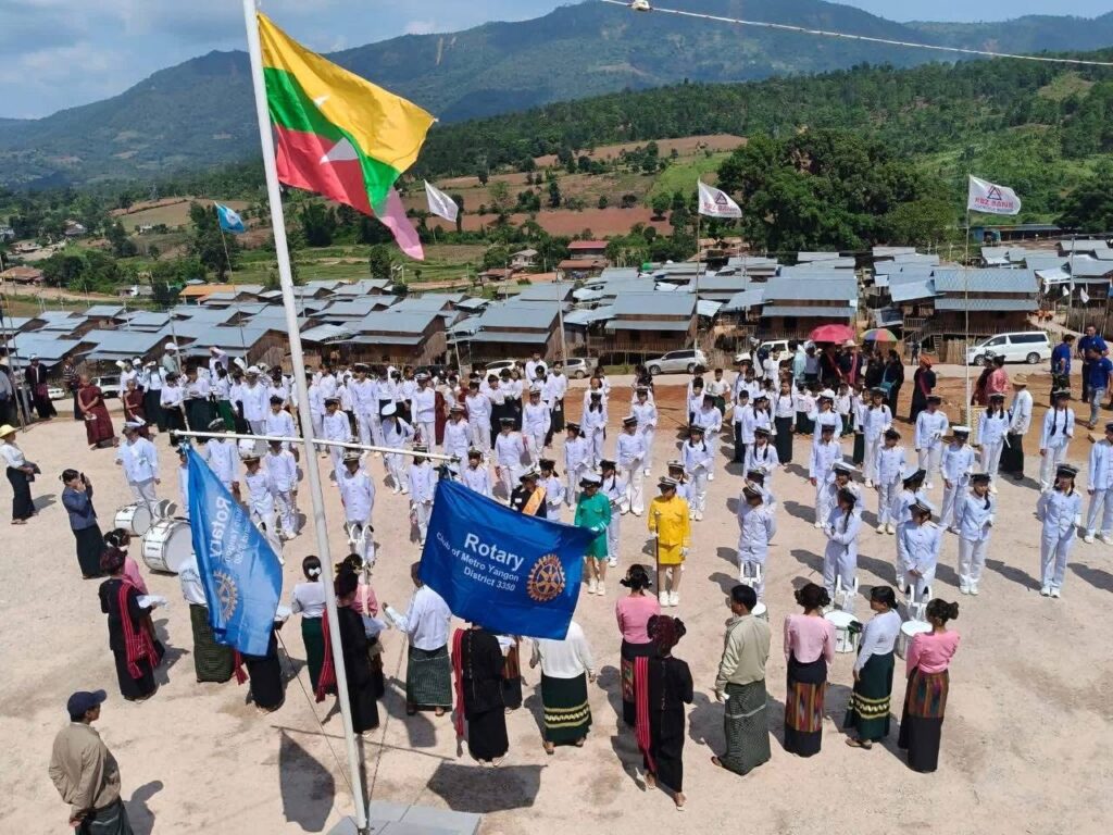 ဘုန်းတော်ကြီးပညာသင်ကျောင်းများအတွက် KBZ Foundation နှင့် Rotary Club မှ ထောက်ပံ့လှူဒါန်း