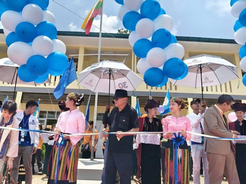 ဘုန်းတော်ကြီးပညာသင်ကျောင်းများအတွက် KBZ Foundation နှင့် Rotary Club မှ ထောက်ပံ့လှူဒါန်း