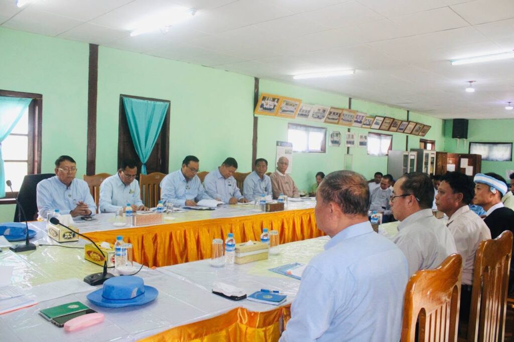 လွိုင်လင်မြို့၌ လျှပ်စစ်၊ စွမ်းအင်၊ စက်မှုနှင့် လမ်းပန်းဆက်သွယ်ရေးဝန်ကြီး ဦးခွန်သန်းထူး၊ စိုက်ပျိုးရေး၊ မွေးမြူရေးနှင့် ဆည်မြ