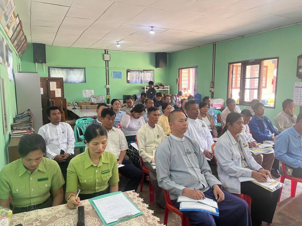 လွိုင်လင်မြို့၌ လျှပ်စစ်၊ စွမ်းအင်၊ စက်မှုနှင့် လမ်းပန်းဆက်သွယ်ရေးဝန်ကြီး ဦးခွန်သန်းထူး၊ စိုက်ပျိုးရေး၊ မွေးမြူရေးနှင့် ဆည်မြ