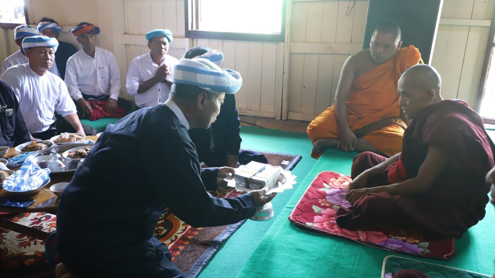 ပအိုဝ်ႏစွိုးခွိုꩻအစွိုꩻ(PNO)ပါတီ ဥက္ကဌ ဖြားတန်ခွန်စံလွင်တွမ်ႏအစွိုꩻ ထင်ႏရိုႏသေႏကန္တော့ꩻပူႏဇောႏလွေꩻ ဗွေႏဆရာႏတောႏ ဘဒ္ဒန္တစန္ဒိမာ (သာသနဓဇ ဓမ္မာစရိယ) သက်တောႏ(၉ဝ) သိက္ခာႏတောႏ( ၇ဝ) အန္တိမအဂ္ဂိဈာပန သာဓုဂိဠာန ပူႏဇောႏပွယ်ꩻ