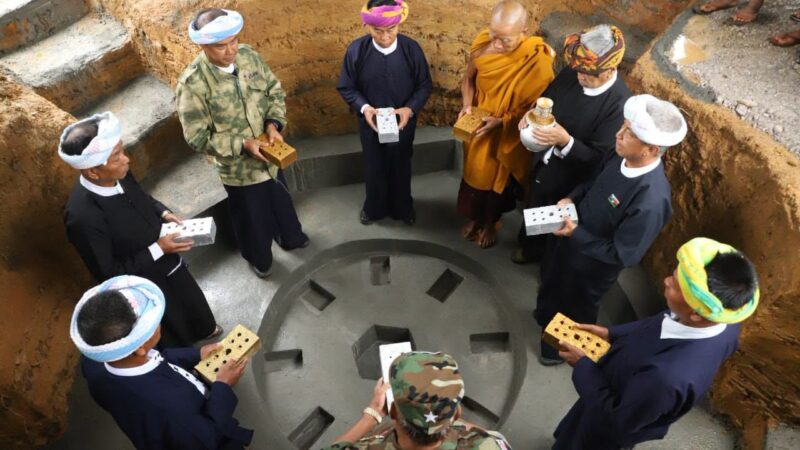 ရပ်တန်လုံးဒါကို အီႏတယ်ႏဆို့ꩻလွေꩻ ပအိုဝ်ႏစွိုးခွိုꩻ တခွိုꩻလွုမ်း သမဲင်ꩻဝင်ꩻဝင်ႏ လုံးထွန်ႏ” ကျောက်တိုင်” အထိန်ꩻအမုဲင်ယို တာႏဝွန်ႏအဝ်ႏပုဂ္ဂိုလ်ႏလိုꩻတန်ဖုံႏ ထင်ႏချꩻလွေꩻဖေႏ အွတ်ꩻရွီး