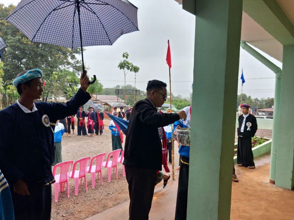 တောင်ကြီးမြို့နယ် အခြေခံပညာအလယ်တန်းကျောင်း(ခွဲ) ပုံဆွေပင်၌ ၂၀၂၆-၂၀၂၇ ပညာသင်နှစ် ပညာရည်ချွန်ဆုပေးပွဲနှင့် ကျောင်းဆောင်သစ် လွှဲ