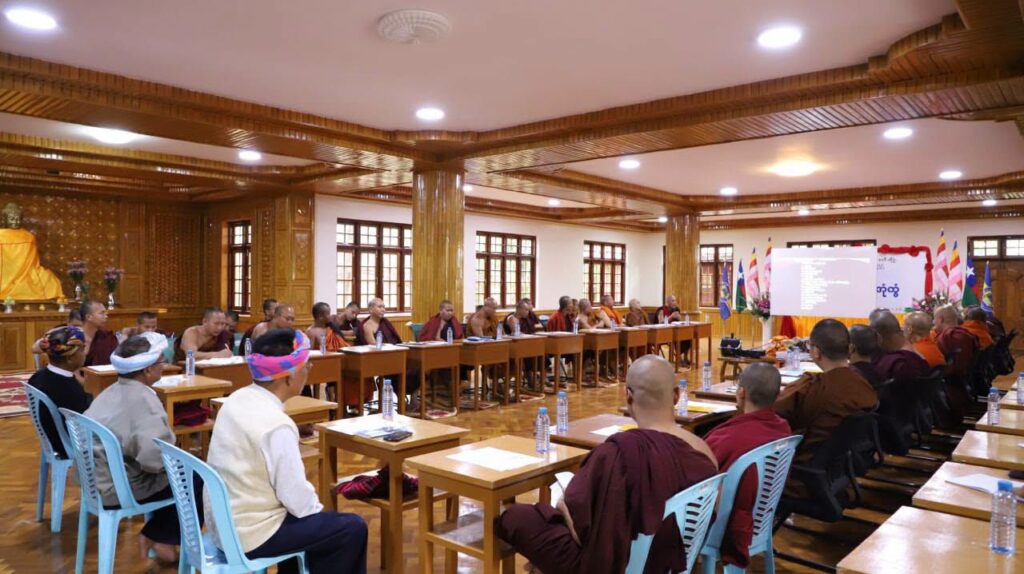 ဖေႏကသွဥ်ထူႏနွောင်ꩻ ပအိုဝ်ႏဘီအေအတန်ꩻတွမ်ႏ အမ်အေအတန်ꩻနဝ်ꩻ ဗွေႏသံႏဃာႏသီးအွဥ်ငါခြိ့ꩻထူႏ မာꩻလွေꩻ နောင်တောင်ꩻ ဗုဒ္ဓကောလိပ် ပညာႏရေꩻ 