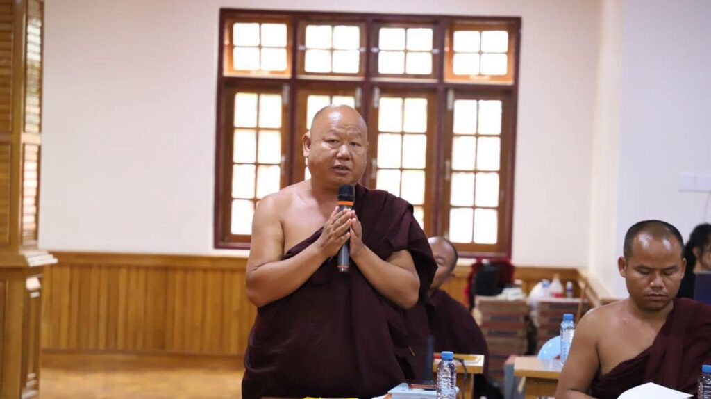 ဖေႏကသွဥ်ထူႏနွောင်ꩻ ပအိုဝ်ႏဘီအေအတန်ꩻတွမ်ႏ အမ်အေအတန်ꩻနဝ်ꩻ ဗွေႏသံႏဃာႏသီးအွဥ်ငါခြိ့ꩻထူႏ မာꩻလွေꩻ နောင်တောင်ꩻ ဗုဒ္ဓကောလိပ် ပညာႏရေꩻ 
