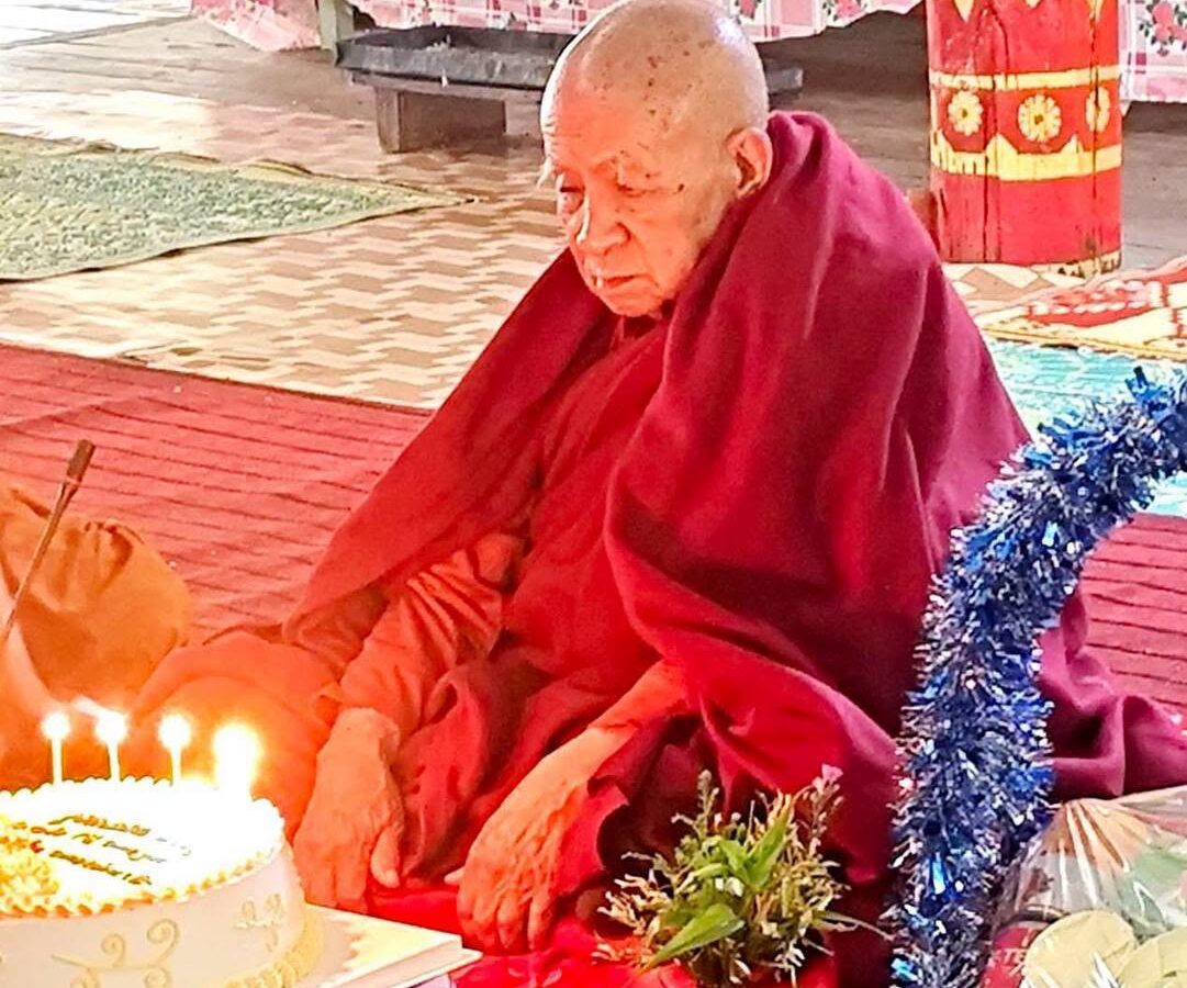 လွိုင်တပ်ဘုန်းတော်ကြီးကျောင်း ဆရာတော် ဘဒ္ဒန္တဝေပုလ္လ၏ သက်တော် (၉၂)ပြည့် ဝိဇာတမွေးနေ့အလှူမင်္ဂလာကို ပင်လုံမြို့ မြို့မ မင်္ဂလာနောင်ကွတ် ပရိယတ္တိစာသင်တိုက် ဦးစီးပဓာန ဆရာတော် ဘဒ္ဒန္တပညာဗလ ကြွရောက်ချီးမြှင့်