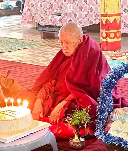 လွိုင်တပ်ဘုန်းတော်ကြီးကျောင်း ဆရာတော် ဘဒ္ဒန္တဝေပုလ္လ၏ သက်တော် (၉၂)ပြည့် ဝိဇာတမွေးနေ့အလှူမင်္ဂလာကို ပင်လုံမြို့ မြို့မ မင်္ဂလာ