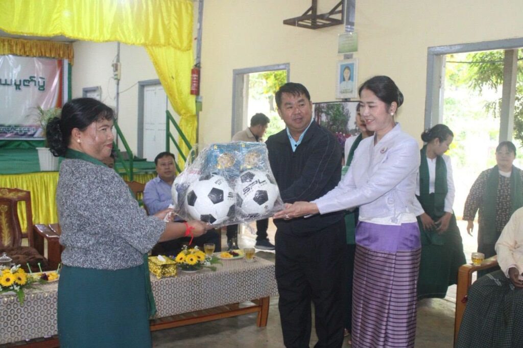 ရှမ်းပြည်နယ်အစိုးရအဖွဲ့နှင့် ပြည်နယ်လွှတ်တော် ဒုတိယဥက္ကဋ္ဌတို့ ပင်လုံမြို့ရှိ စာသင်ကျောင်းများနှင့် တိုက်နယ်ဆေးရုံသို့ ကွင်းဆ