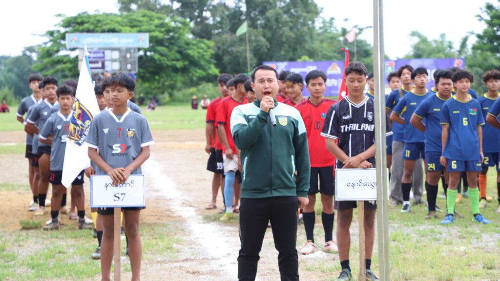 (၈)ကြိမ်မြောက် ခွန်ဖါဖြားဗွာခမ်းဖလား ဗိုလ်ချုပ်ချန်ဇုံကွင်း (နားဘောင်) ဘောလုံးပြိုင်ပွဲ ဖွင့်ပွဲအခမ်းအနား ကျင်းပ