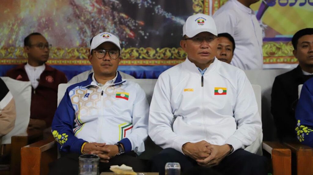 ရှမ်းပြည်နယ်ဝန်ကြီးချုပ်ဖလား အသက်(၂၃) နှစ်အောက် မြို့နယ်အလိုက် ပိုက်ကျော်ခြင်းပြိုင်ပွဲ ဆုချီးမြှင့်