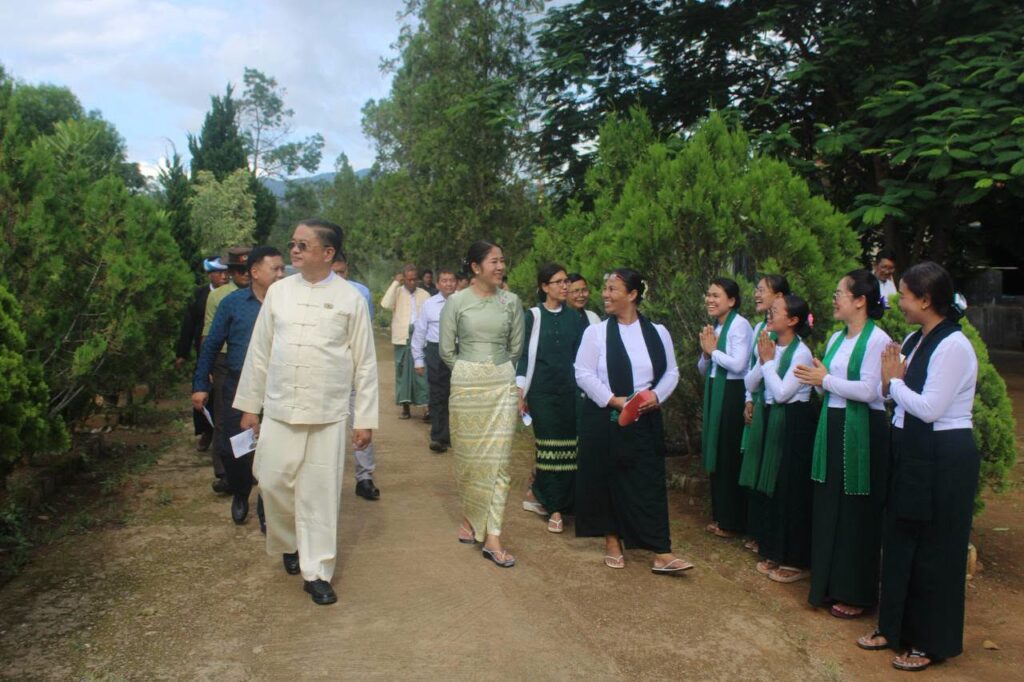 မိုင်းပွန်မြို့တွင် ကျန်းမာရေးနှင့် ပညာရေးဖွံ့ဖြိုးတိုးတက်ရေးလုပ်ငန်းများကို ပြည်နယ်လူမှုရေးရာဝန်ကြီး ဒေါ်နန်းခမ်းလူ ကွင်းဆင်