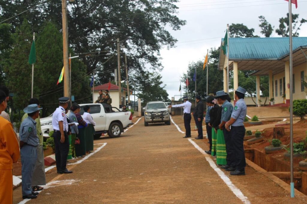 နယ်စပ်ရေးရာဝန်ကြီးဌာန၊ ပြည်ထောင်စုဝန်ကြီး ဒုတိယဗိုလ်ချုပ်ကြီး ဖုန်းမြတ် နယ်စပ်ဒေသတိုင်းရင်းသားလူငယ်များဖွံ့ဖြိုးရေးသင်တန်းကျေ
