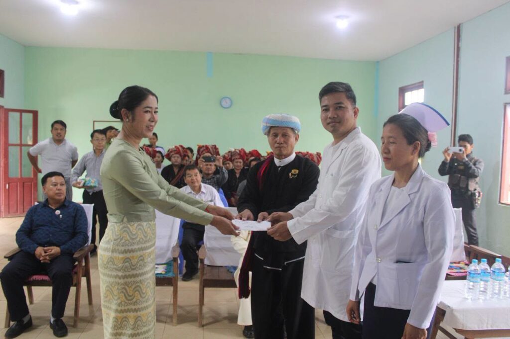 မိုင်းပွန်မြို့တွင် ကျန်းမာရေးနှင့် ပညာရေးဖွံ့ဖြိုးတိုးတက်ရေးလုပ်ငန်းများကို ပြည်နယ်လူမှုရေးရာဝန်ကြီး ဒေါ်နန်းခမ်းလူ ကွင်းဆင်