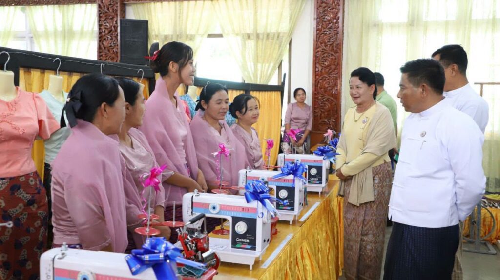 စီမံကိန်းအောင်မြင်ရေးနှင့် ကျေးလက်ပြည်သူများ၏ လူမှုစီးပွားဘဝ မြင့်မားရေးအတွက်ရှမ်းပြည်နယ်ဝန်ကြီးချုပ်ဦးစိုင်းထိန်စိုး က အလေး