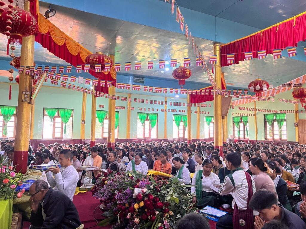 အ.ထ.က(၁) ပင်လုံ အခြေခံပညာအထက်တန်းကျောင်းမှ ဝါဆိုသင်္ကန်းနှင့် လှူဖွယ်ဝတ္ထုပစ္စည်းများ ဆက်ကပ်လှူဒါန်း