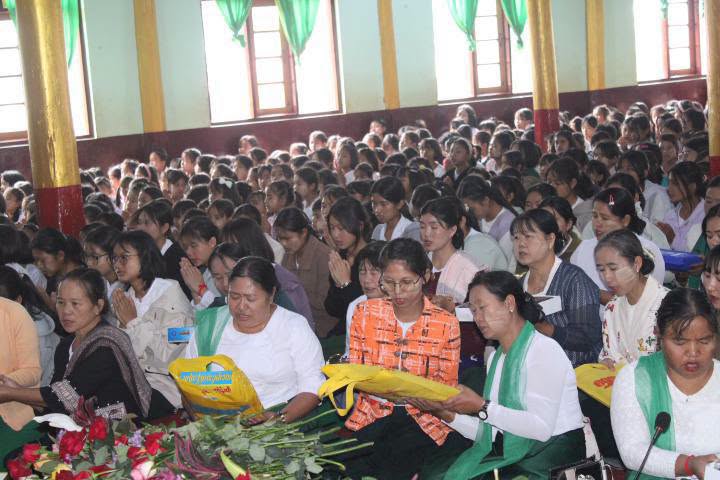 အ.ထ.က(၁) ပင်လုံ အခြေခံပညာအထက်တန်းကျောင်းမှ ဝါဆိုသင်္ကန်းနှင့် လှူဖွယ်ဝတ္ထုပစ္စည်းများ ဆက်ကပ်လှူဒါန်း