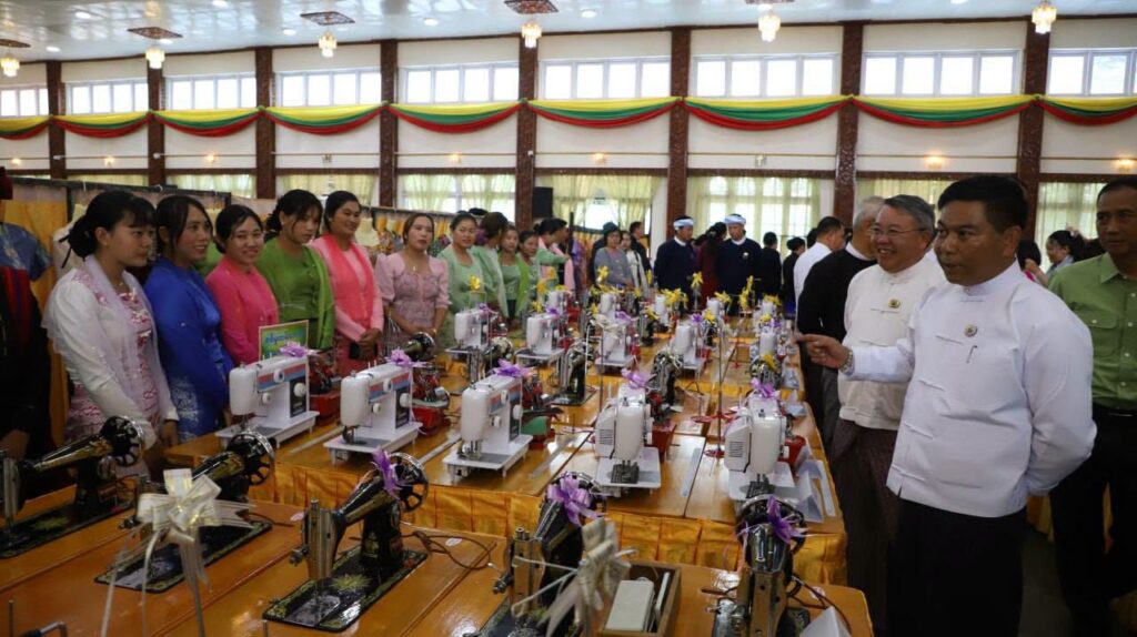 စီမံကိန်းအောင်မြင်ရေးနှင့် ကျေးလက်ပြည်သူများ၏ လူမှုစီးပွားဘဝ မြင့်မားရေးအတွက်ရှမ်းပြည်နယ်ဝန်ကြီးချုပ်ဦးစိုင်းထိန်စိုး က အလေး