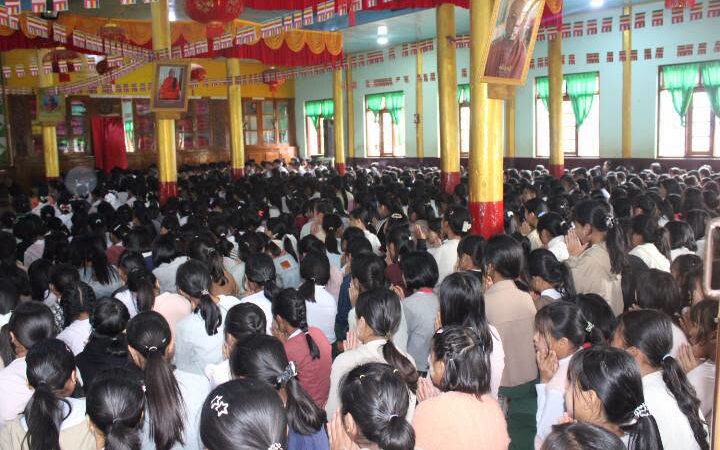 အ.ထ.က(၁) ပင်လုံ အခြေခံပညာအထက်တန်းကျောင်းမှ ဝါဆိုသင်္ကန်းနှင့် လှူဖွယ်ဝတ္ထုပစ္စည်းများ ဆက်ကပ်လှူဒါန်း