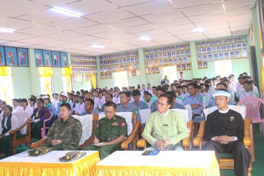 နယ်စပ်ရေးရာဝန်ကြီးဌာန၊ ပြည်ထောင်စုဝန်ကြီး ဒုတိယဗိုလ်ချုပ်ကြီး ဖုန်းမြတ် နယ်စပ်ဒေသတိုင်းရင်းသားလူငယ်များဖွံ့ဖြိုးရေးသင်တန်းကျေ