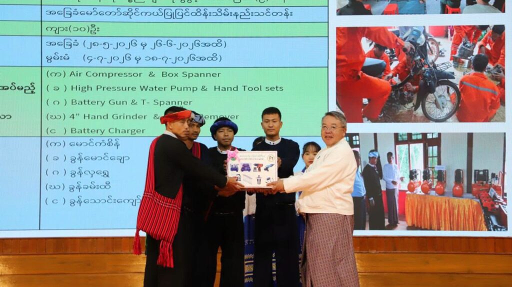 စီမံကိန်းအောင်မြင်ရေးနှင့် ကျေးလက်ပြည်သူများ၏ လူမှုစီးပွားဘဝ မြင့်မားရေးအတွက်ရှမ်းပြည်နယ်ဝန်ကြီးချုပ်ဦးစိုင်းထိန်စိုး က အလေး