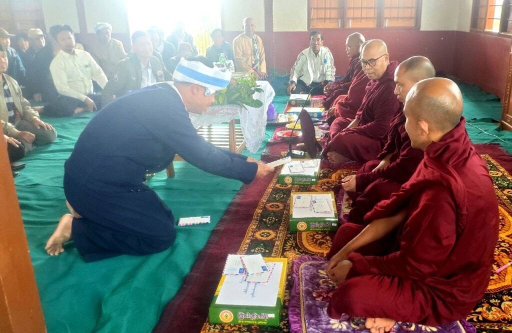 ပင်လုံမြို့၊ ကျေးလက်လူငယ်ပြုစုပျိုးထောင်ရေးကျောင်း၌ ဝါဆိုသင်္ကန်းကပ်လှူခြင်းနှင့် တက္ကသိုလ်ဝင်တန်း အောင်မြင်သူများအား ဂုဏ်ပြု