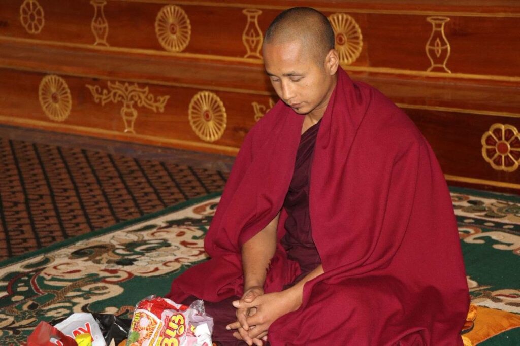 ပြည်နယ်လွတ်တော်ကိုယ်စားလှယ်ခွန်ထွန်းငယ်နှင့်ကလောမြို့နယ်ဌာနဆိုင်ရာတိုမှပဲရင်းတောင်ကျေးရွာအုပ်စုပြည်သူများနှင့်တွေ့ဆုံ