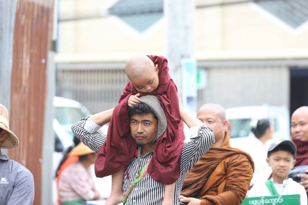 အောင်ပန်းမြို့တွင် (၆၀)ကြိမ်မြောက် မြို့လုံး ကျွတ် သံဃာဒါန ဆွမ်းဆန်စိမ်းလောင်းလှူပွဲ စည်ကားသိုက်မြိုက်စွာ ကျင်းပ