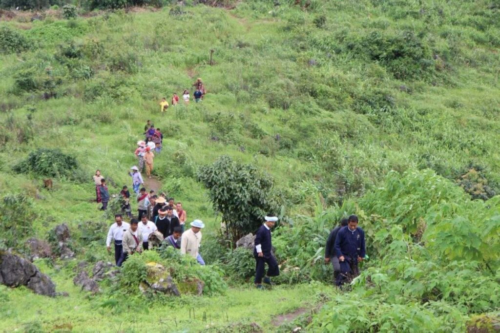 ကျေးရွာပြောင်းရွှေ့၍ ပြန်လည်တည်ဆောက်ရန် လျာထားမြေများအား ပအိုဝ်းကိုယ်ပိုင်အုပ်ချုပ်ခွင့်ရဒေသ ဦးစီးဥက္ကဋ္ဌ ဦးခွန်ဖိုးစိန် ကွင်