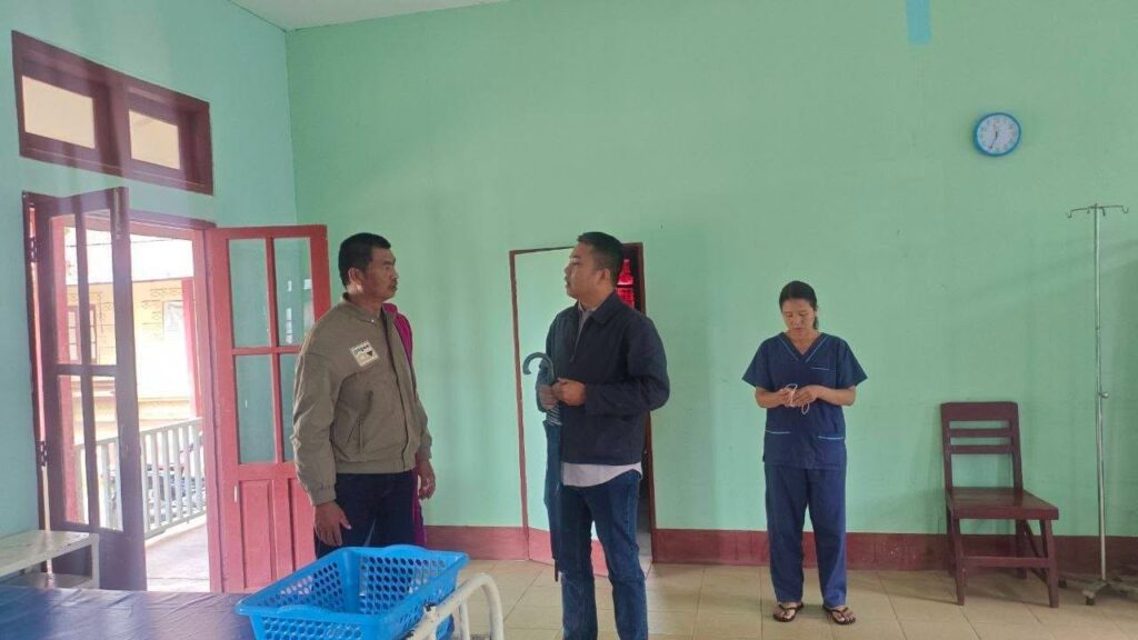 မိုင်းပွန်တိုက်နယ်ဆေးရုံ လိုအပ်ချက်များကို ဆရာဝန်က ပြည်သူ့လွှတ်တော်ကိုယ်စားလှယ် ဦးခွန်အောင်ဆန်းထံ တင်ပြ
