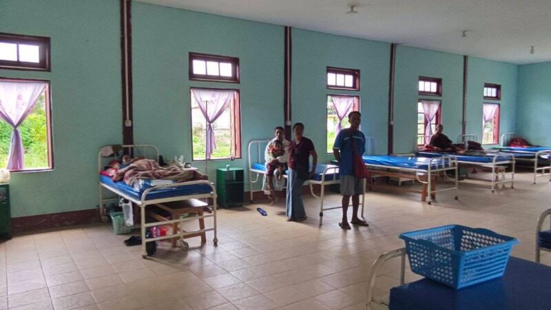 Doctor Reports Mongpan Township Hospital’s Needs to Pyithu Hluttaw Representative U Khun Aung San
