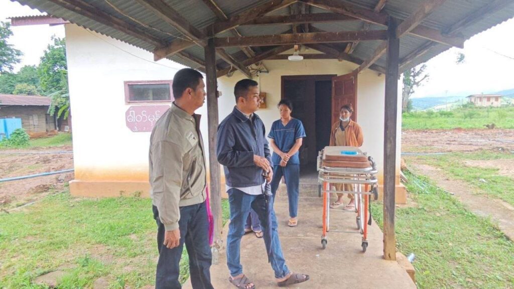 မိုင်းပွန်တိုက်နယ်ဆေးရုံ လိုအပ်ချက်များကို ဆရာဝန်က ပြည်သူ့လွှတ်တော်ကိုယ်စားလှယ် ဦးခွန်အောင်ဆန်းထံ တင်ပြ