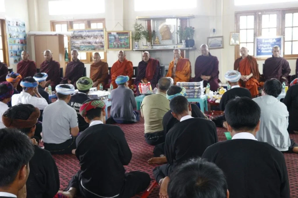 ကလောမြို့နယ်ပအိုဝ်းစာပေနှင့်ယဥ်ကျေးမှုအဖွဲ့မှပထမအကြိမ်ဝါဆိုသင်ကန်းဆက်ကပ်လှူဒါန်း
