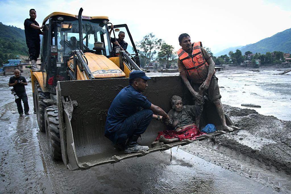 ဆိုးရွားပြင်းထန်သည့်ရေကြီးမှုကြောင့် နီပေါတွင် သေဆုံးသူဦးရေ ၁,၀၀၀ ကျော်ရှိလာ