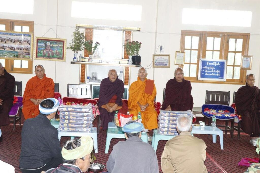ကလောမြို့နယ်ပအိုဝ်းစာပေနှင့်ယဥ်ကျေးမှုအဖွဲ့မှပထမအကြိမ်ဝါဆိုသင်ကန်းဆက်ကပ်လှူဒါန်း