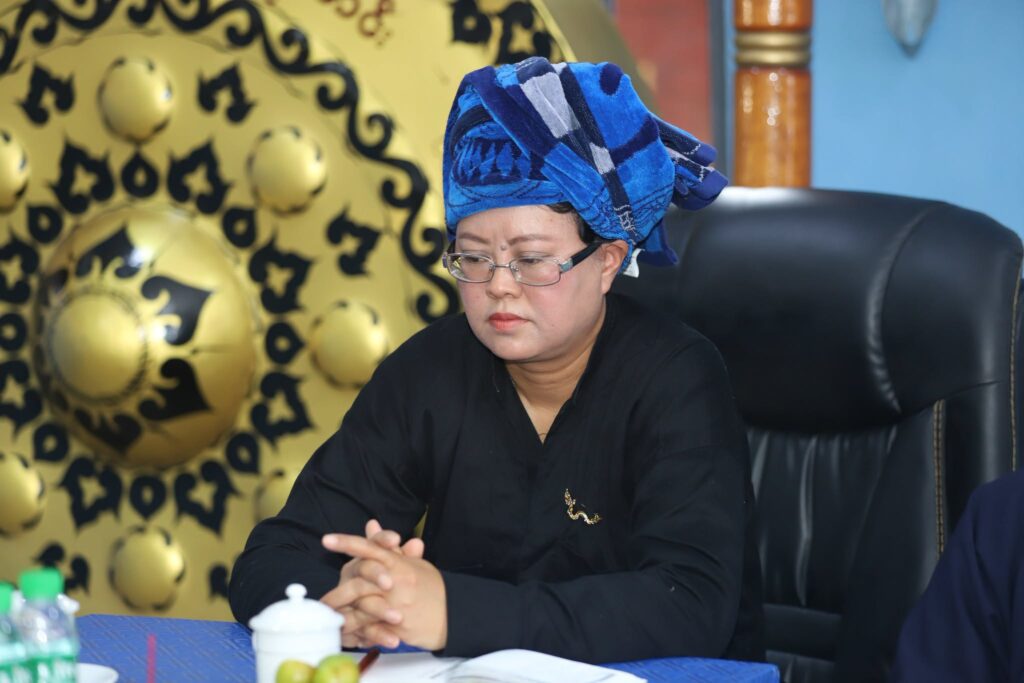 သတ္တုတွင်းသို့ လွှတ်တော်က်ိုယ်စားလှယ်များ သွားရောက်လေ့လာ