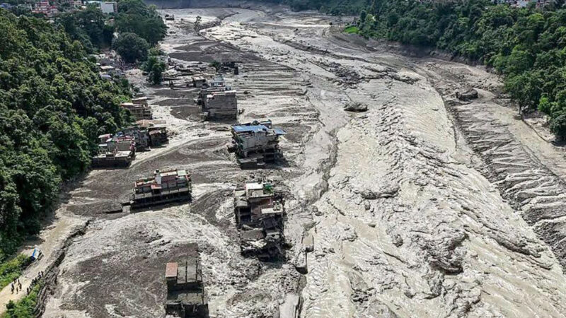 ဆိုးရွားပြင်းထန်သည့်ရေကြီးမှုကြောင့် နီပေါတွင် သေဆုံးသူဦးရေ ၁,၀၀၀ ကျော်ရှိလာ